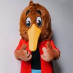 Kiwi Mobile mascot giving a thumbs up.